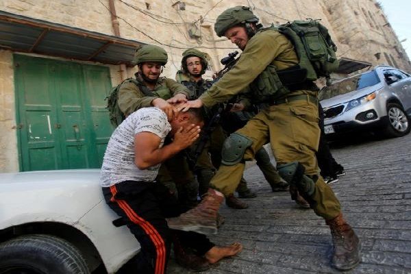 İsrail'den Filistinliler'e gözaltı