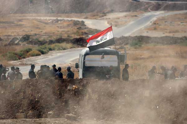 Peşmerge ve Irak güçleri karşılıklı hendek kazıyor!