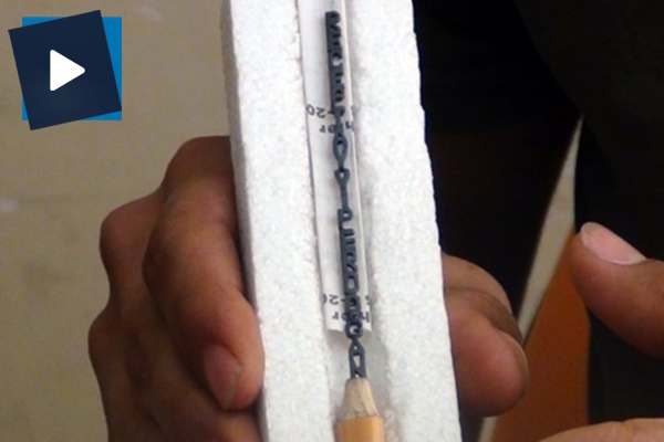 Kalem ucuna sanat icra ediyor