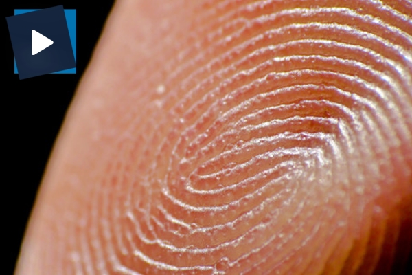 Parmak izimiz temas ettiğimiz cisimlerde nasıl kalıyorr?