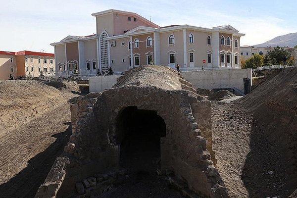 Tarihi 'Harput kapı' gün yüzüne çıkartıldı
