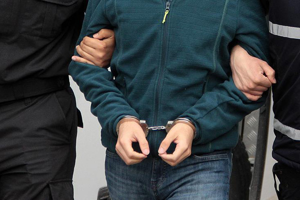 FETÖ üyeleri kaçarken yakalandı