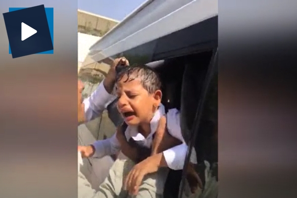Okul servisinde unutulan çocuk işte böyle kurtarıldı