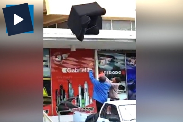 Koltuk taşırken az kalsın canından olacaktı