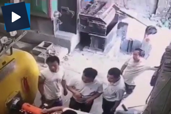 Fabrikadaki korkunç patlama kamerada