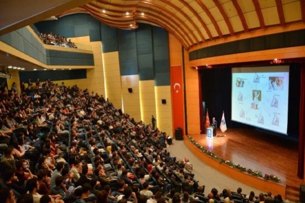 'Türkler Amerika'da 'Müslüman Türk' olarak tanınıyor'