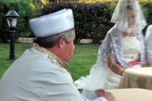 Erdoğan: Tapu Müdürü olsa sorun yok, olay müftü