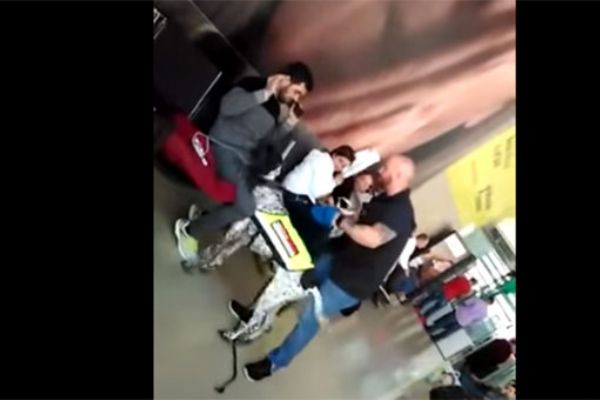 Avusturya polisi Türk yolcuları köpeklerle aradı!