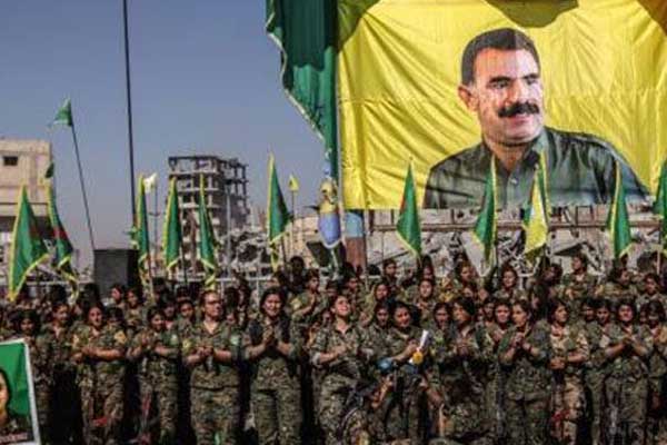 Rakka'daki Öcalan posteri Pentagon sözcüsüne soruldu