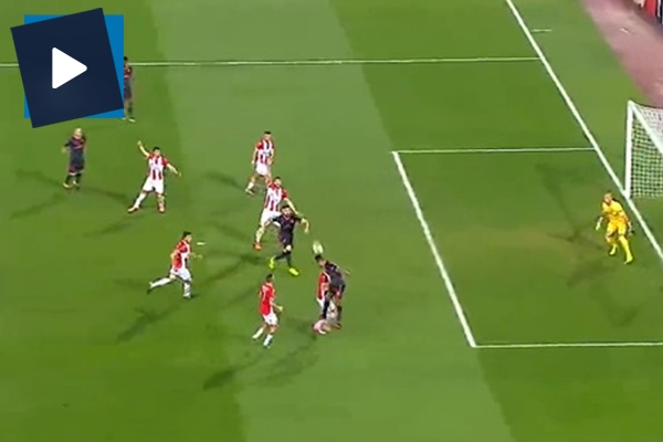 Giroud'dan ilginç gol