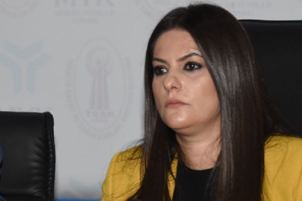 Jülide Sarıeroğlun'dan 'kamuda yarı zamanlı' çalışma açıklaması