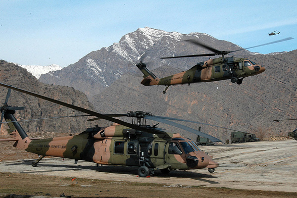 Türk ve Rus helikopterleri Halep'te!