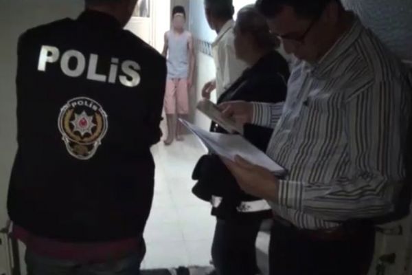 Adana'da 'kiralık dilenci çocuk' operasyonu