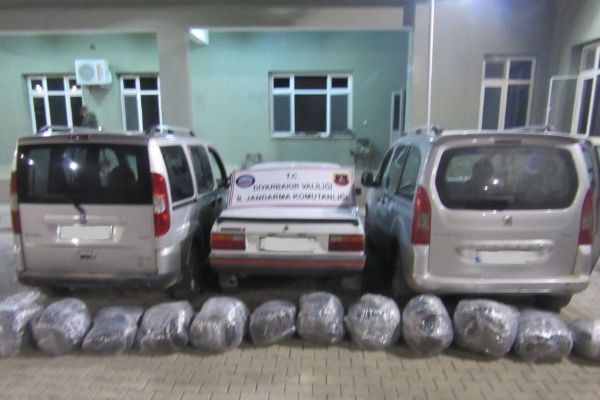 Diyarbakır'da teröre bir darbe daha