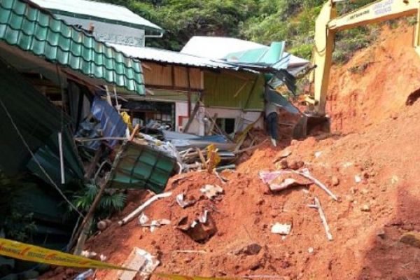 Malezya'da toprak kayması