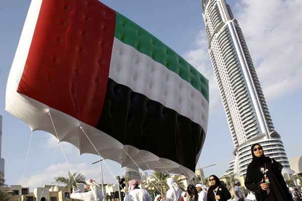 PayFort'a göre BAE'nin yarısı borç batağında