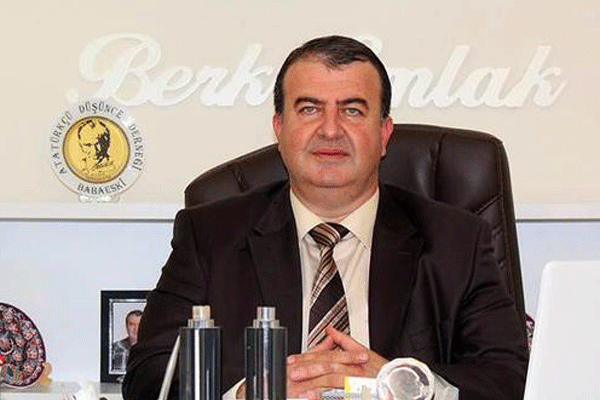 MHP'den istifa... Akşener'in partisine katılacaklar