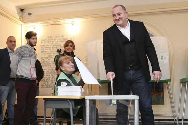 Gürcistan'da oy kullanma işlemi sona erdi