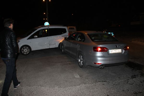 Zonguldak'da alkollü sürücü polis aracına çarptı: 2'si polis 5 yaralı