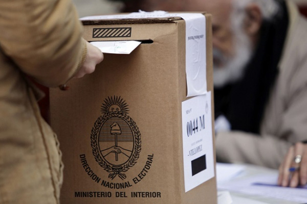 Arjantin'de ara seçim düzenlendi