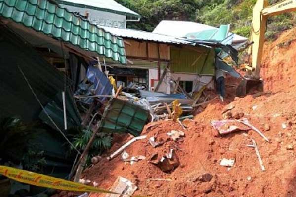 Malezya'daki toprak kaymasında ölü sayısı artıyor