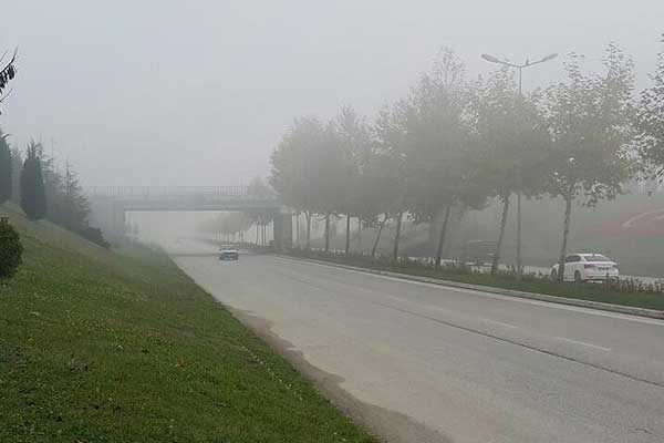 Yoğun sis trafiği olumsuz etkiledi