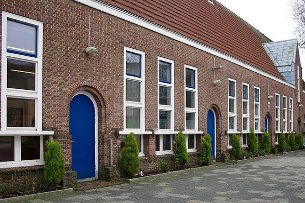 Hollanda mahkemesinden camiye destek kararı