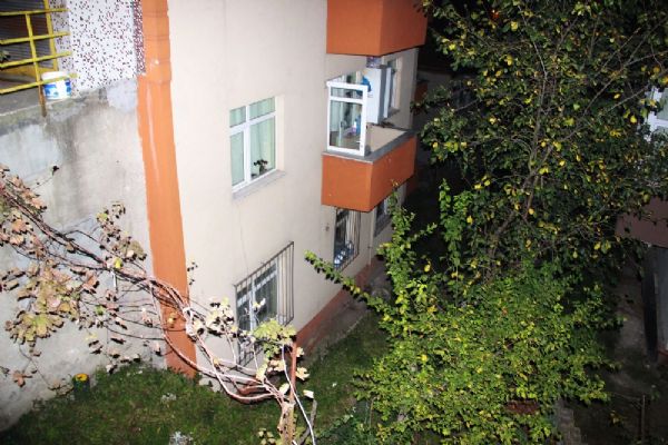 Zonguldak'da babasından kaçmak için balkondan atladı