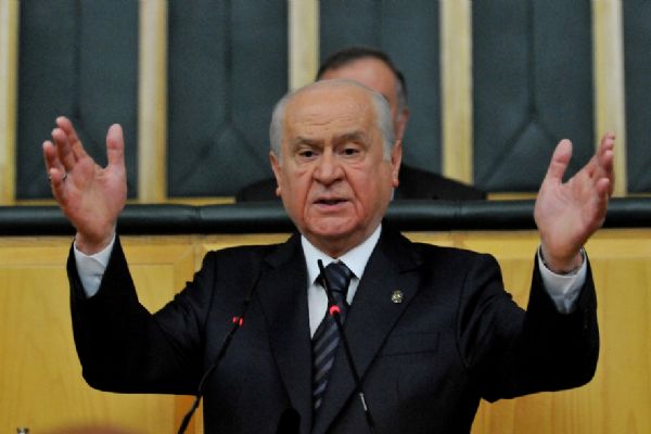 Devlet Bahçeli: Verin hain Gülen'i, alın telefonunuzu