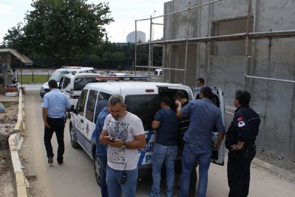 Antalya'da ehliyetsiz liseli öğrenci polisi alarma geçirdi