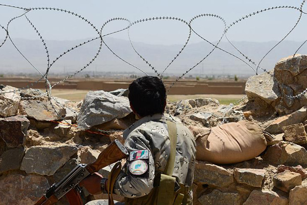 Afganistan'da IŞİD ve Taliban çatıştı