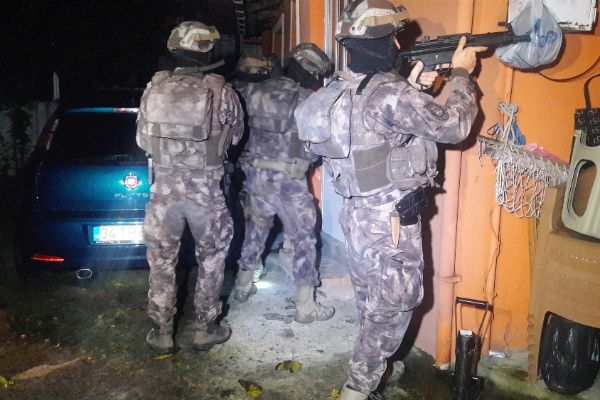 İstanbul'da 5 adrese narkotik operasyonu!
