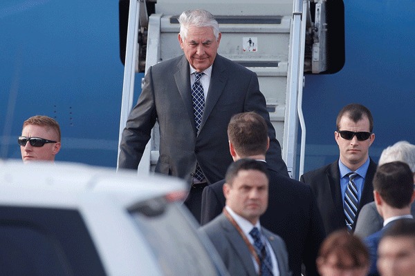 Pakistan'da Tillerson'a 'düşük' karşılama