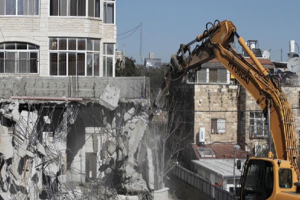 İsrail'den Filistin köyüne yüz yirminci saldırı