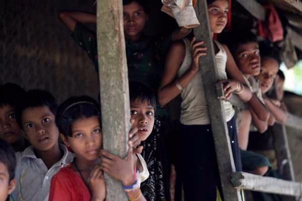 Arakanlı çocukların yüzünü güldüren proje