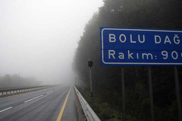 Bolu Dağı'nda sağanak ve sis