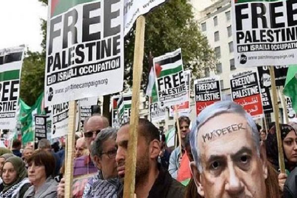 İsrail'de protestocu Filistinlilere saldırı