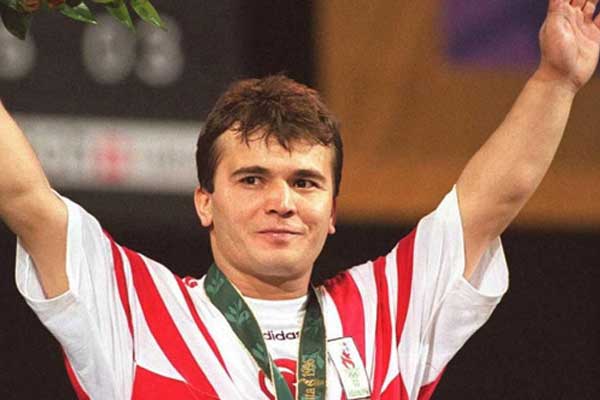 Naim Süleymanoğlu'ndan kötü haber