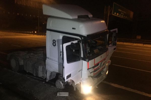 TEM Otoyolunda tır alarmı: Polis ateş açarak durdurdu