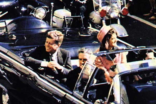 Kennedy suikastından 25 dakika önce gelen gizemli telefon