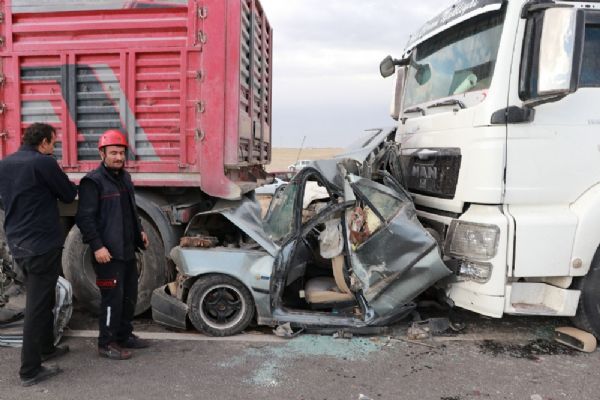 Aksaray'da kum fırtınası kaza getirdi: 2 ölü, 19 yaralı