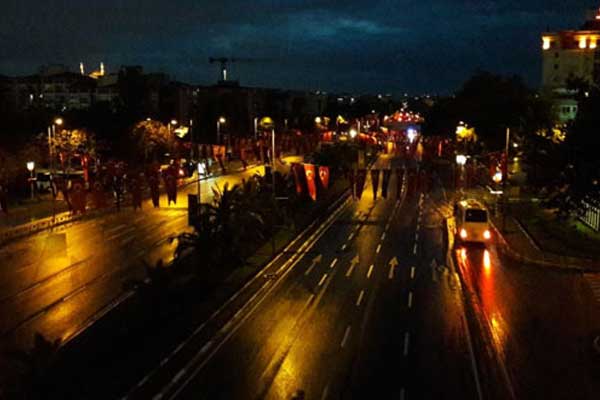 İstanbul’da bazı yollar trafiğe kapatıldı