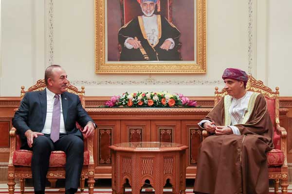 Dışişleri Bakanı Çavuşoğlu Umman'a gitti