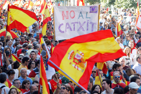 Bağımsızlık karşıtı Katalanlar ayakta