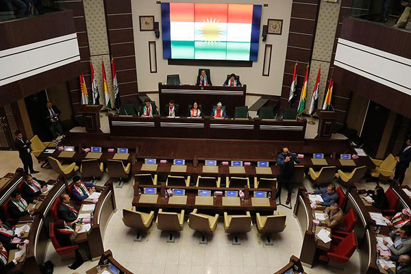IKBY Meclisi'nde Barzani'nin yetkileri devredildi