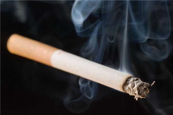 Japon şirket sigara içmeyen çalışanlarına ayrıcalık tanıdı