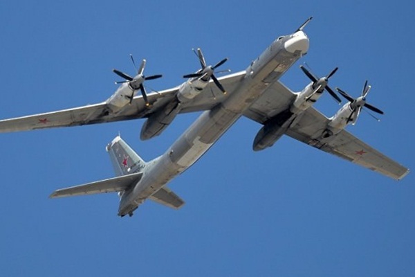 ABD jetleri Rus uçaklarına eşlik etti