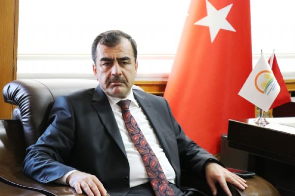 Mehmet Erdem: Sisi'ye, Esed'e diktatör diyemeyen edepsizler...