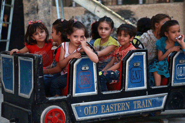 Han Şeyhun'da Suriyeli çocuklara eğlence treni