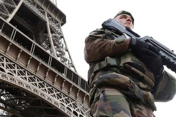 Fransa'da OHAL iki yıl sonra sona erdi